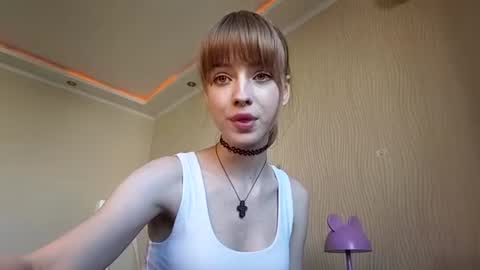 yoshiezerbel online show from June 11, 3:32 pm