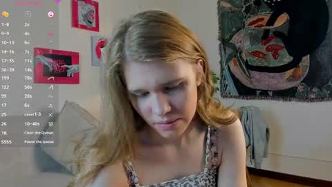 Elizabeth brunette -- Darline blonde  online show from July 29, 7:08 am
