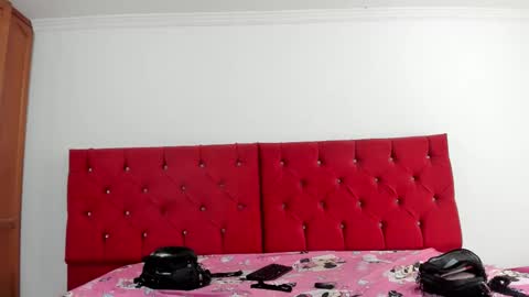  Annie  Elizabeth online show from December 5, 6:16 pm