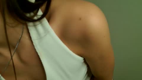 Jasmine online show from January 8, 11:10 pm