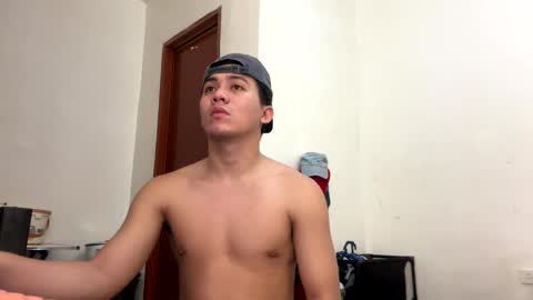 Cyrus online show from April 22, 6:59 pm