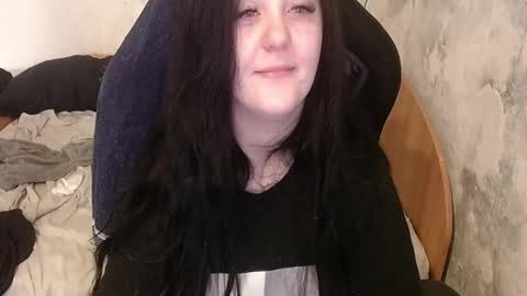 your_8a8y online show from April 9, 9:37 am