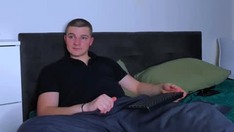 your_claddagh online show from January 10, 11:43 pm