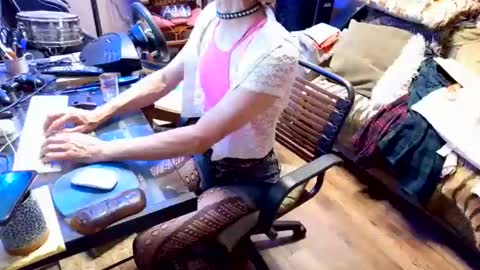 Taylor Tash online show from March 17, 2:38 am