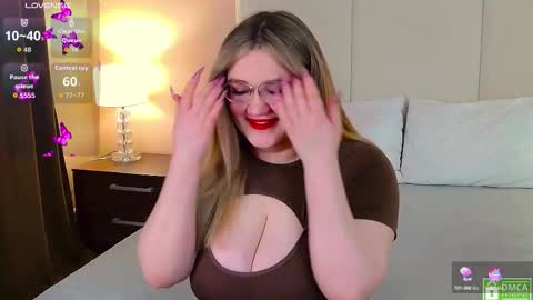 Nancy online show from September 14, 1:23 pm