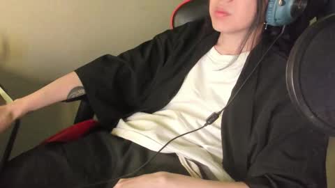 Han   online show from February 12, 9:51 pm