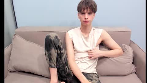 your_shy_guy online show from October 4, 5:44 pm