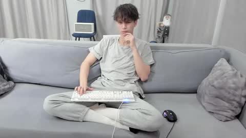 your_shy_guy online show from February 25, 8:53 pm