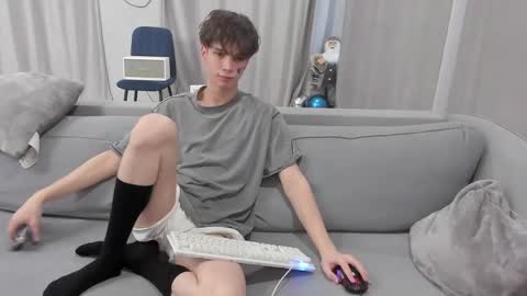 your_shy_guy online show from March 3, 1:56 pm