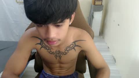 yourasian_eric online show from June 30, 5:01 pm