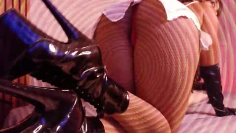 Selena online show from October 15, 6:27 am