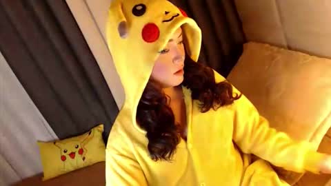 JEN  online show from March 23, 12:43 pm