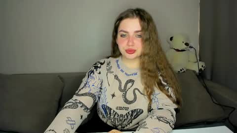 yourgem__ online show from April 8, 1:03 pm