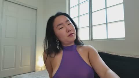 J i w o n   online show from June 12, 10:20 pm