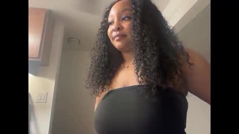 YOURMOMMY online show from February 14, 8:50 am