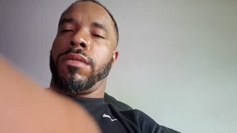 yoursexydaddy8181 online show from June 18, 4:01 pm
