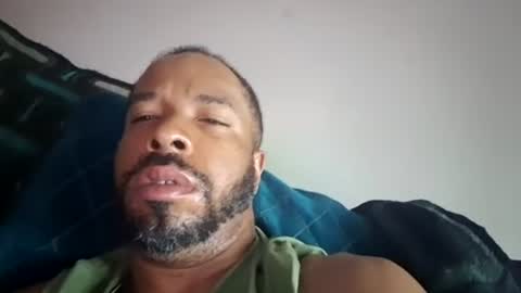 yoursexydaddy8181 online show from July 6, 6:32 pm