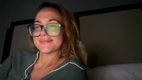 yoursweetgrace online show from April 26, 10:57 am