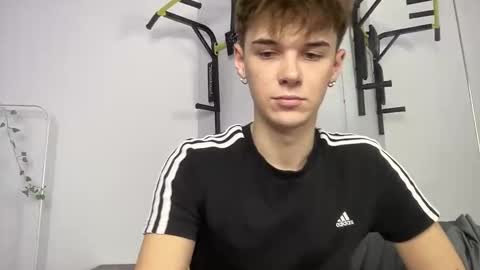 yoursweetyguy online show from November 10, 4:10 pm