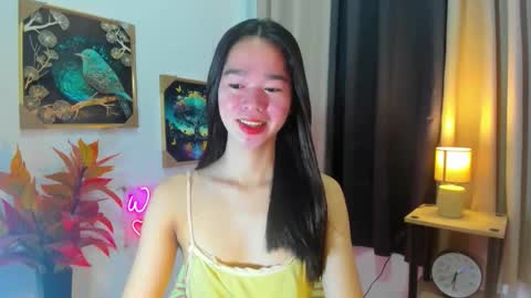 yourtinybunny online show from April 15, 11:49 pm