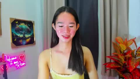 yourtinybunny online show from April 3, 1:40 pm