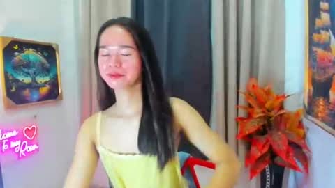 yourtinybunny online show from March 19, 11:15 am