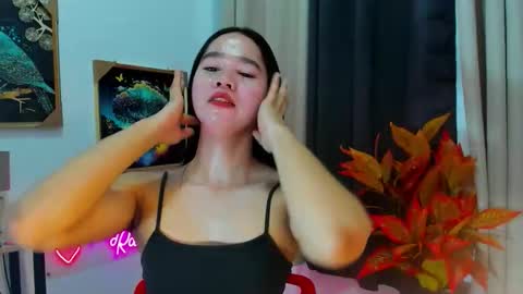 yourtinybunny online show from December 4, 5:51 am