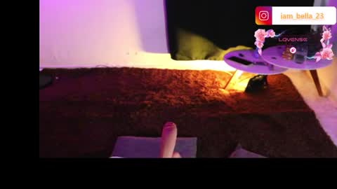 Bella- Independert Model online show from July 27, 7:00 pm