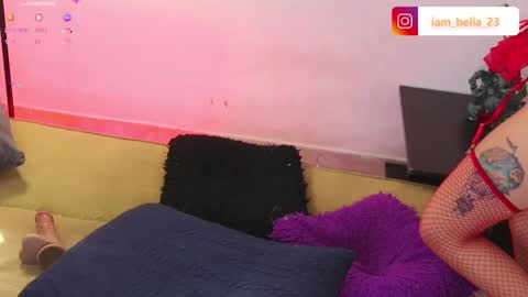 Bella- Independert Model online show from February 14, 8:15 pm