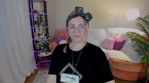 Alice online show from September 8, 3:33 pm