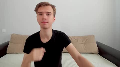 Yue Lang and Samm online show from September 21, 8:51 am