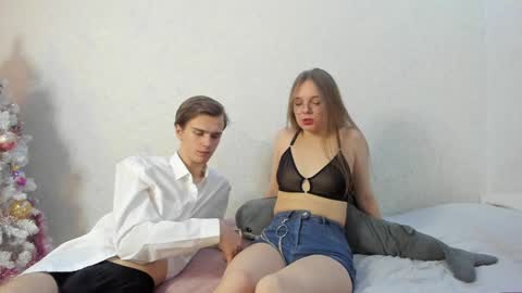 Yue Lang and Samm online show from January 30, 8:10 pm