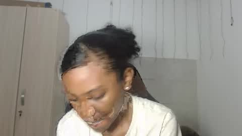 Snapshot of yukari_pr chatting on October 25, 3:07 am YUKARI online show from October 25, 3:07 am