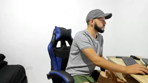 YULIAN online show from November 13, 4:37 am