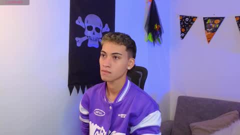 Snapshot of yulian_vasquez chatting on October 21, 12:21 pm yulian_vasquez online show from October 21, 12:21 pm