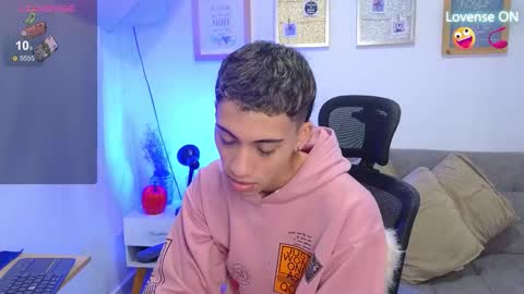 yulian_vasquez online show from November 14, 1:02 pm