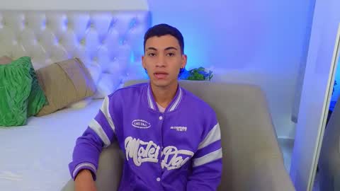 yulian_vasquez online show from February 4, 12:31 pm