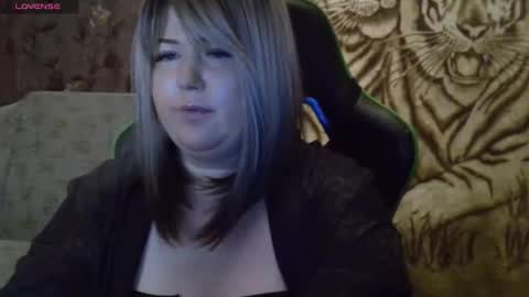 yuliiared online show from December 4, 8:19 pm