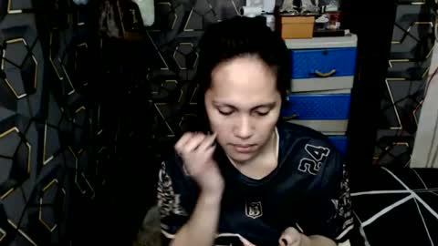 yumi online show from March 12, 11:25 am