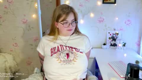 Polly online show from November 25, 4:39 pm