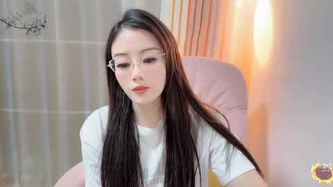 Snapshot of yuner0715 chatting on January 11, 2:04 pm YunEr online show from January 11, 2:04 pm