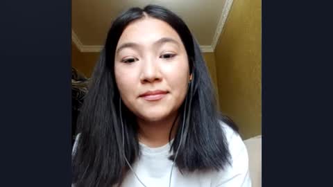 Snapshot of yuonneaquilar chatting on October 27, 5:51 am Yuna online show from October 27, 5:51 am