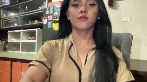 Snapshot of yvonne_guidotti chatting on February 17, 4:06 pm Miss Cali online show from February 17, 4:06 pm