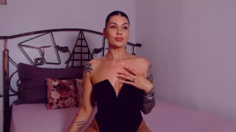I V Y   online show from June 12, 10:53 pm