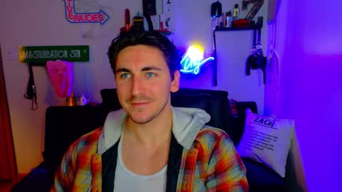 Zach Rhyder online show from March 4, 3:14 am