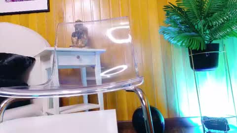 Karina  online show from November 5, 8:00 pm