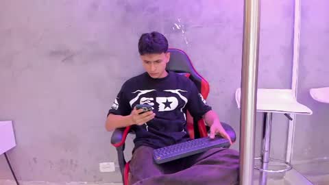 Samuel online show from June 9, 7:46 pm