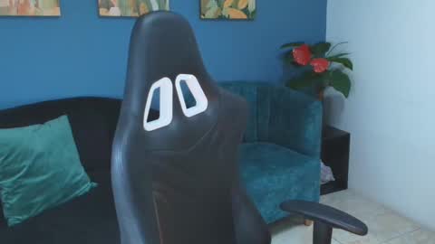 zamira_taylor online show from February 6, 1:20 am