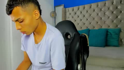 zan_shellby online show from November 8, 12:24 am