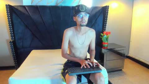 Snapshot of zander_preston chatting on October 5, 9:22 pm Zander online show from October 5, 9:22 pm